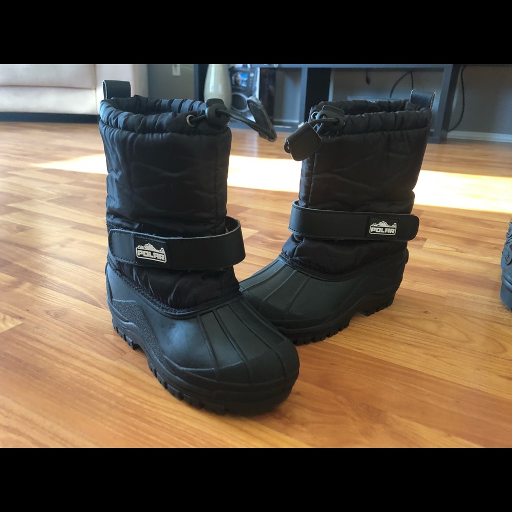 Girls black size 13 snow boots
